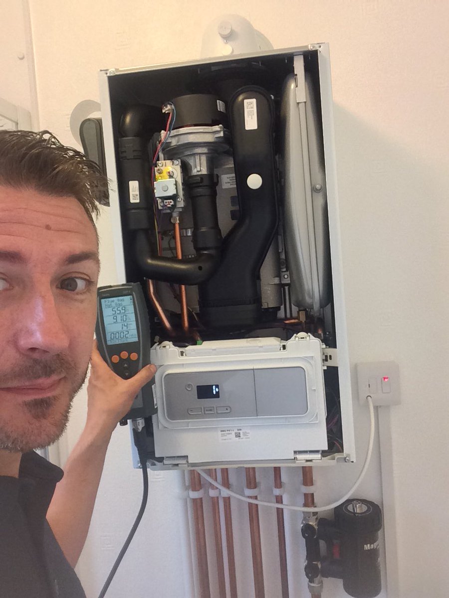 bsoleplumbing's tweet photo. Winning together @glow_wormclub @ADEY_Pro @TestoLimited &amp; don't forget @MysonUK radiators bought to you by B Sole 😃 https://t.co/FYK8zYAXUi