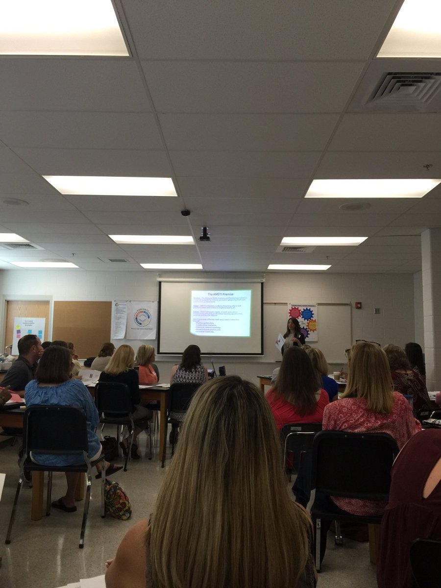 nutterjamiem's tweet photo. A room full of awesome HOOVER teachers! #amstitraining @melbelnickname @carpese @kcdarroch https://t.co/MWb5GHYOQh