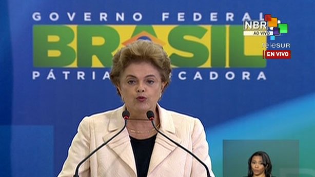 teleSURtv's tweet photo. #Impeachment | @dilmabr: "Voy a seguir luchando para impedir la interrupción ilegal" | https://t.co/JTMBSPpqE5 https://t.co/qqVKqp6h4x