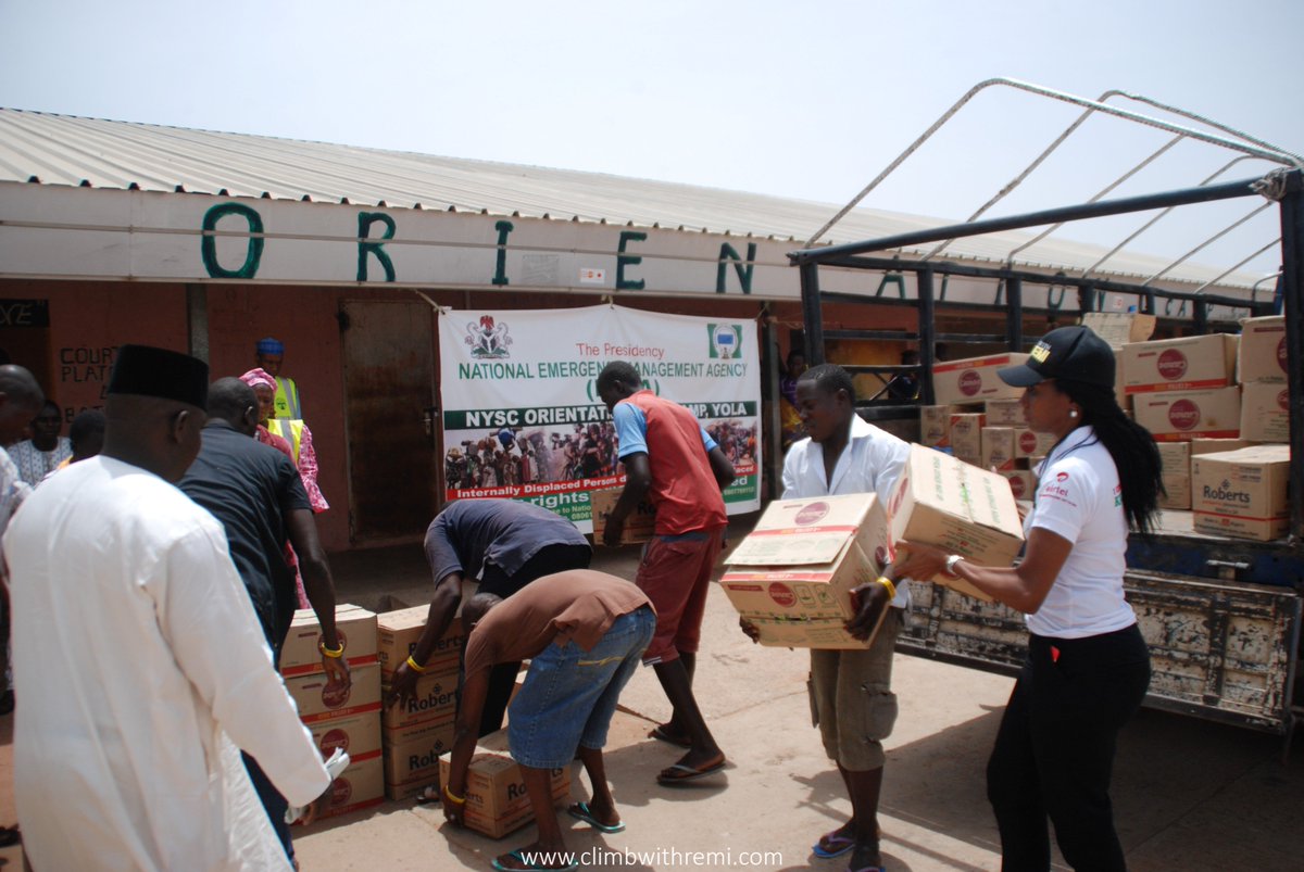 climbwithremi's tweet photo. Finally! @climbwithremi gives product donations to the women and children at Damare NYSC IDP camp in Yola https://t.co/j1mwxjrZzB