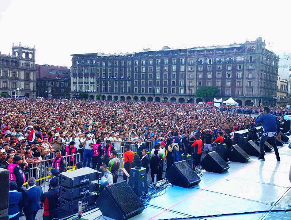comandersmty's tweet photo. Vamos a llegar lejos, juntos.✨ Es una promesa.💕 @musicmandomx https://t.co/6kWfzldnbn