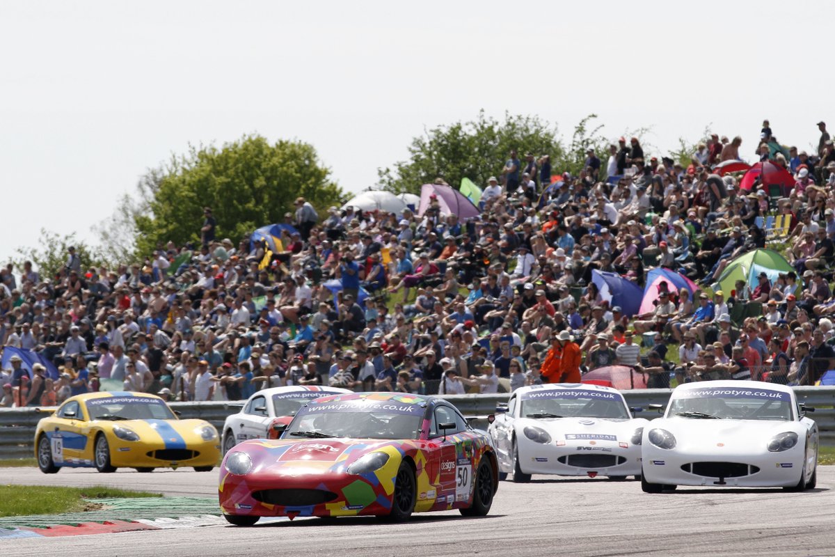 jonmgreenwood's tweet photo. Awesome weekend with the BTCC at Thruxton https://t.co/EGt34nz0uJ