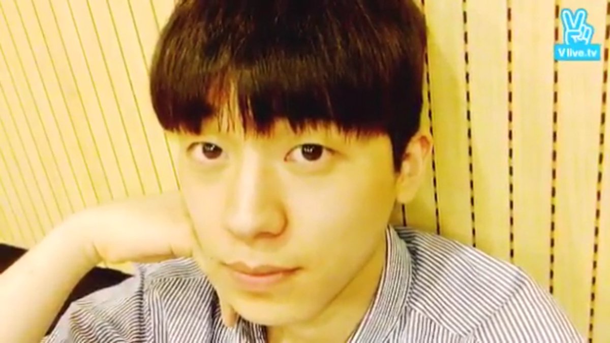 본업 잘하는 창조의 한밤의 브이타임~ 공백기에 팬들 생각해서 소통도 해주고 노래도 해주는 #창조 마음 참 조으다 8ㅅ8 #TEENTOP >>vlive.tv/video/8263