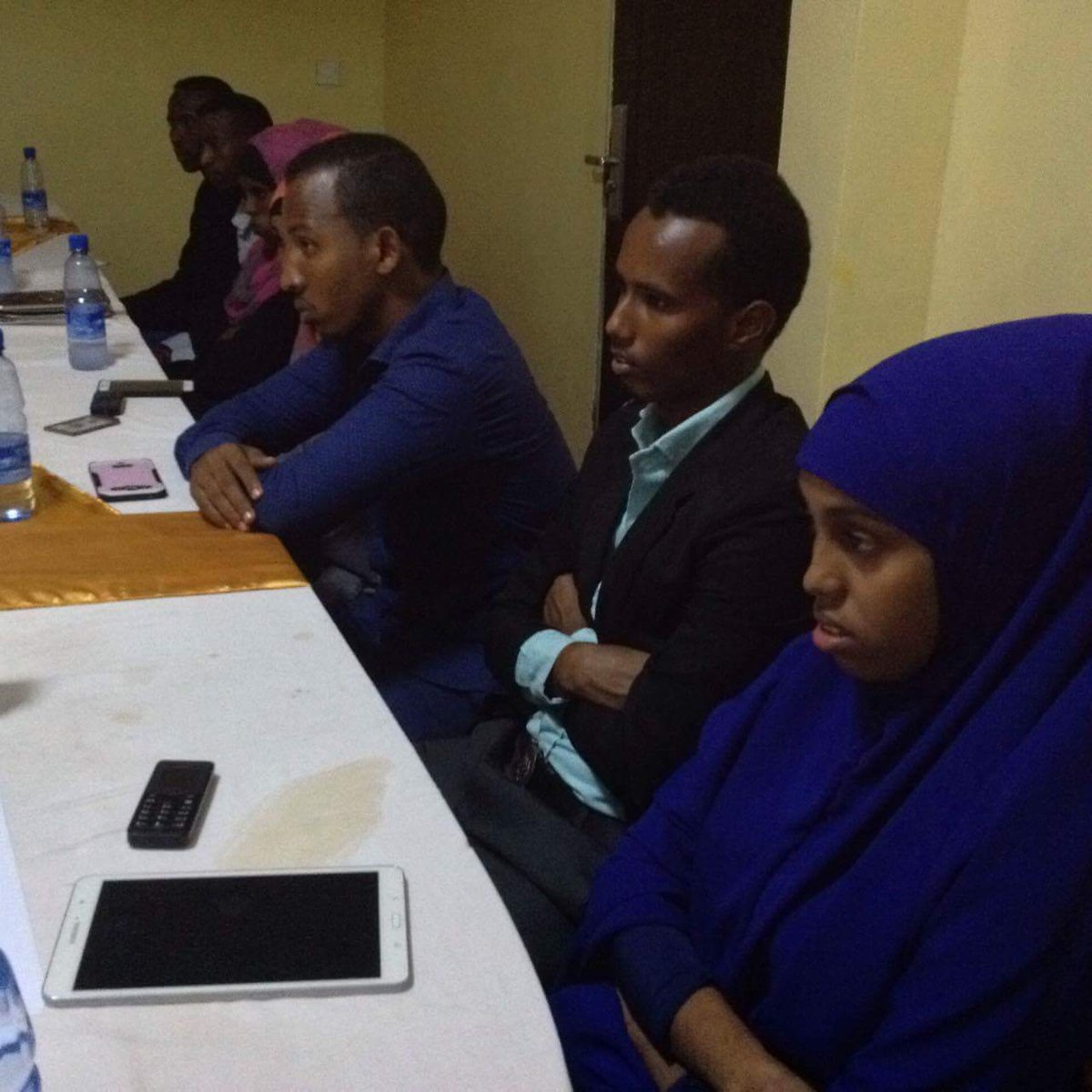 SIMHA_SOM's tweet photo. #Somalia Day two of civic education on elections and engaging young through radio discussion program. https://t.co/LWBaHIjbIa