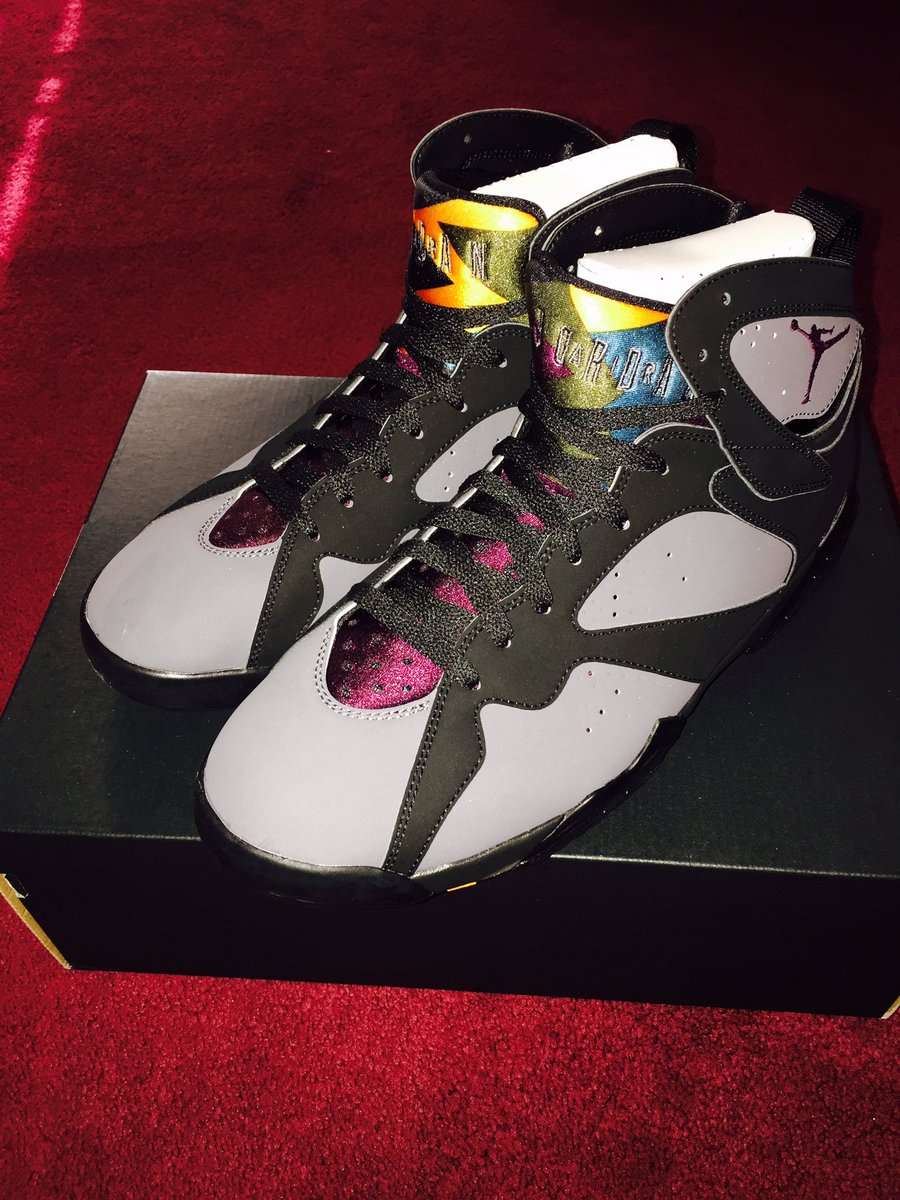retros4U's tweet photo. DS Size 10 RT Pls @NikeLawd @Deadlaced @Buyandsellkickz @InaboxKicks @CopThese @SneakerCell https://t.co/8cic5Up41F https://t.co/LUEAlMG2TU