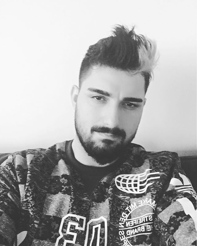 ecekarpuz's tweet photo. https://t.co/NtKy0KVj2V İdoo'mm Sarkınn Yıkılıoo😘💜 @idoTatlises  Kelimelerr Yetmezz Senıı Anlattmayaa #Yakısıklımm? https://t.co/A2aj1egwp9