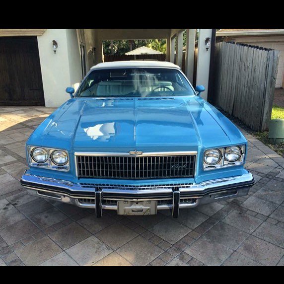 oldcar_photo's tweet photo. #1975raghouse #1975chevroletcapriceclassic #1975chevy #1975chevrolet #donks #carparts #glasshouse #lowrider #dropto… https://t.co/dnJ2NWCd0j