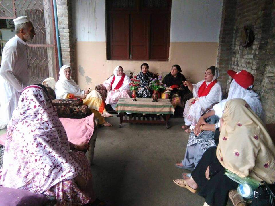 ShaziaMPA's tweet photo. In PK-8 campaign. Alhamdulillah wht a pleasur knowng tht evry 2nd hous v barged in was an ANP's staunchest supporter https://t.co/DaV0vtOa4H