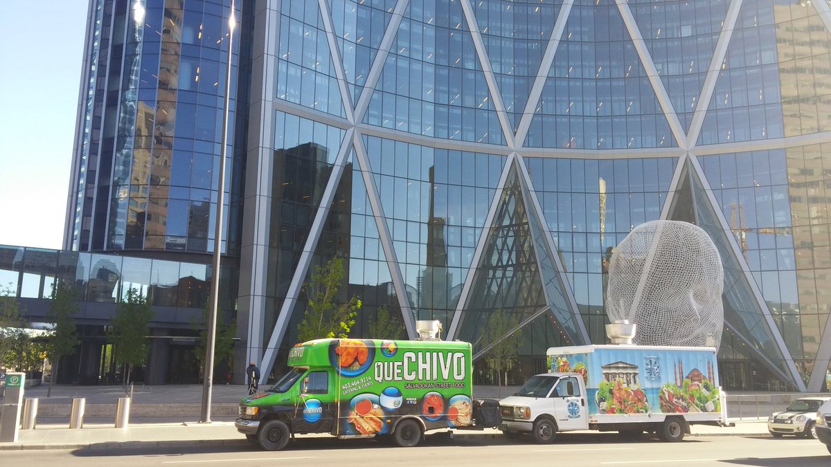 calgaryquechivo's tweet photo. At the Bow Tower today with our new friends @MDFoodTr . https://t.co/t1iEzi87ro