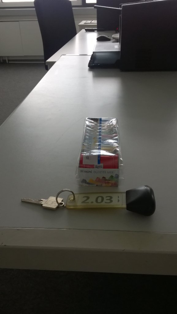 RomanTolstych's tweet photo. #iomsmm7 Nervennahrung für gleich ✔😎 https://t.co/reODkaih90