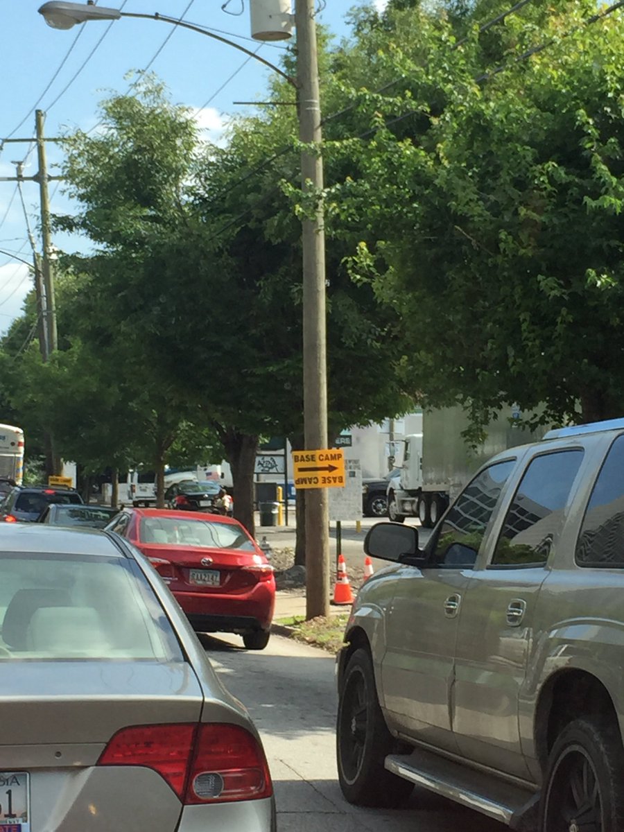 FilmFunATL's tweet image. Oh yeah #HaltandCatchFire also at #ApacheCafe w/ base camp at #Varsity #GAfilm #atlmovietours @olv