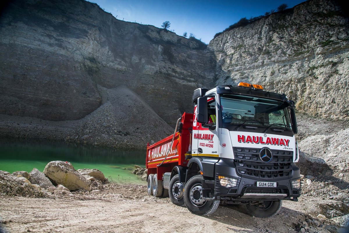 RFCHellingly's tweet image. Thanks to Haulaway Waste Managers for sponsoring a pitch side advertising board for the next 3 seasons
@HaulawayLtd