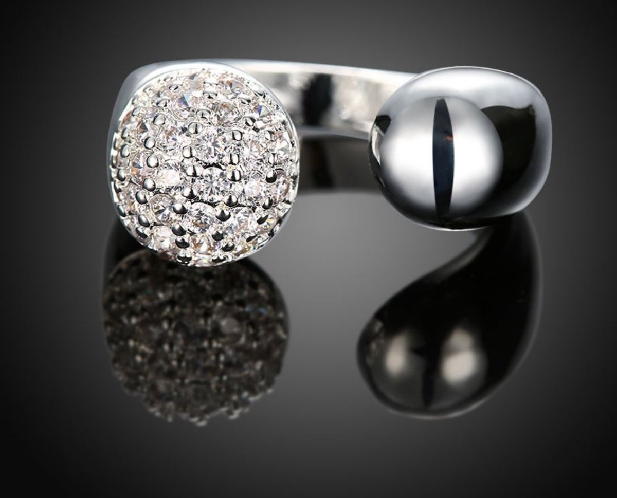 PinkmojitoJ's tweet photo. Gorgeous rings #rings #bling #jewellery #gifts #silverplate #occasion #classy https://t.co/ss6Yw18oEY