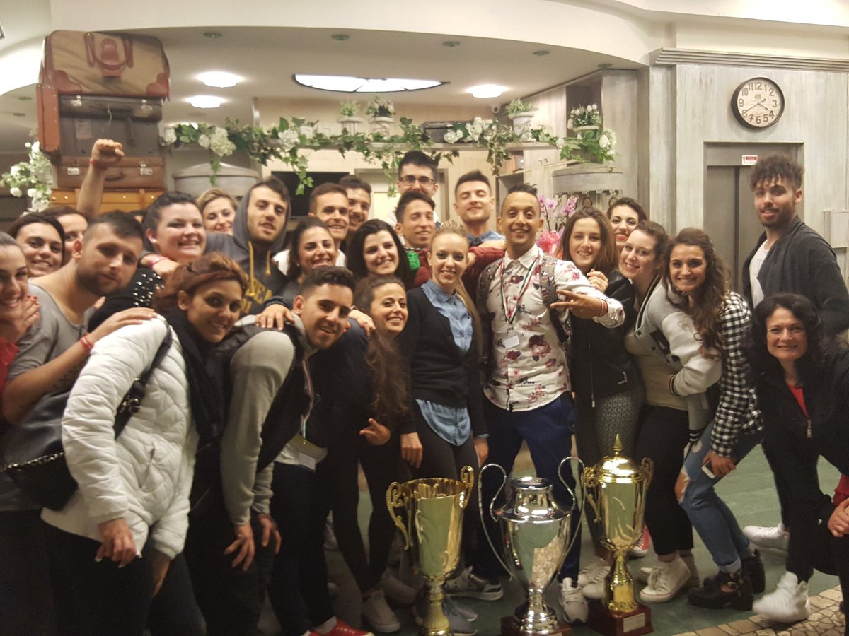 armandomoras14's tweet photo. #salsacrew
#federcaribe Italy Champions 2016 https://t.co/rxhxiiZIaV