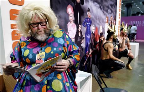 derrikjlang's tweet photo. From drag queens to aliens, a con for all seasons: https://t.co/YhuR7jWdC9 #DragCon #ComicCon #AlienCon #ComplexCon https://t.co/Td1bIma9fp