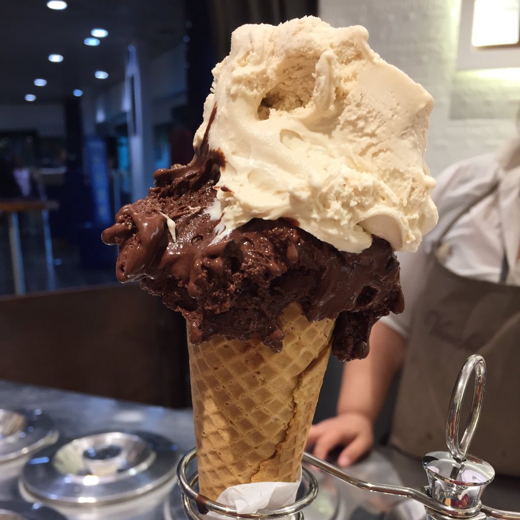 rinascimentouk's tweet photo. Delayed at airport #icecream #ss16 #rinascimentouk https://t.co/Pqabee6OJg