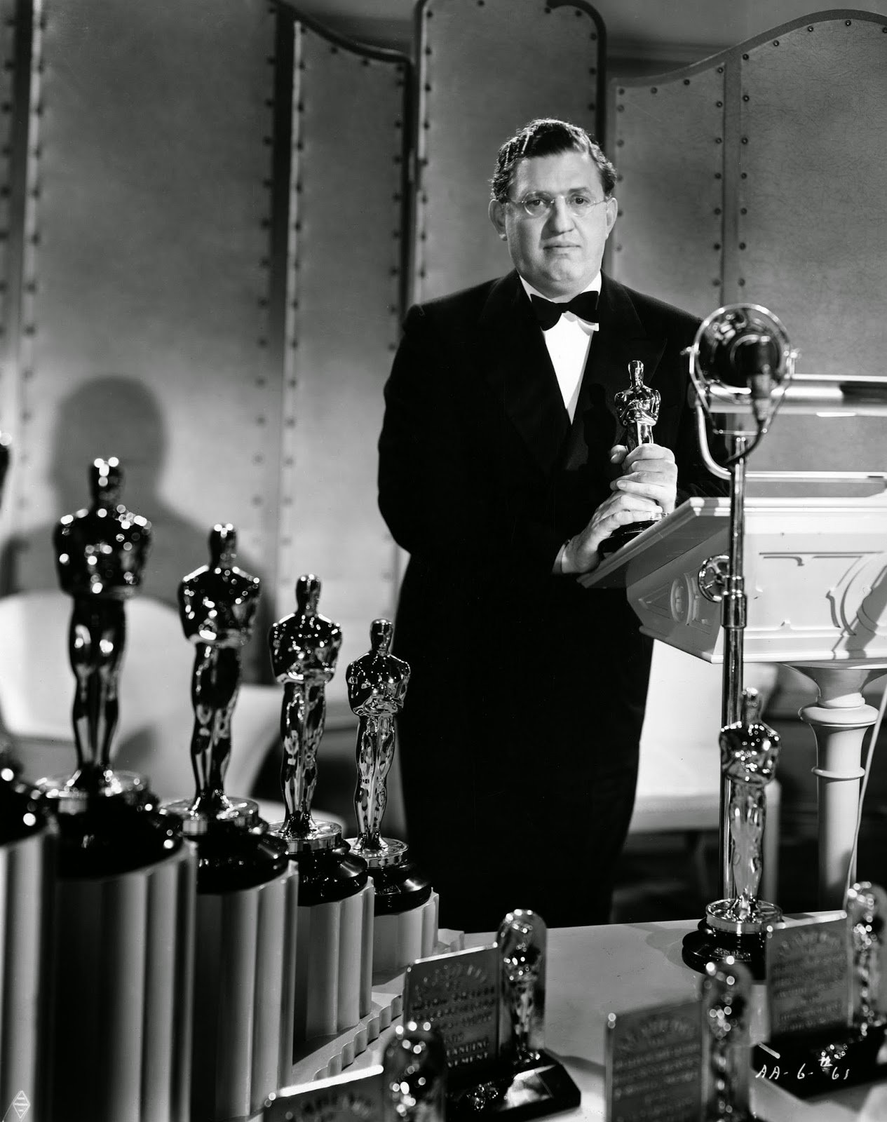 Nave A Twitter デヴィッド O セルズニックの製作総指揮 マックス スタイナーの音楽による特撮映画の古典 キングコング 33クーパー シェードザック監督 T Co Fmsb45lhw8 T Co Kws5cnceal Twitter