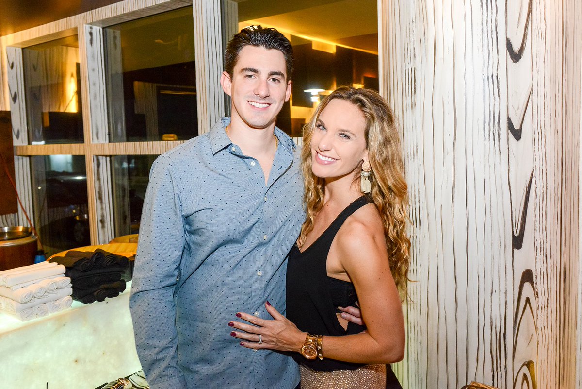 Seating for two? Patio or indoors? 

Either way, we guarantee an exceptional experience.