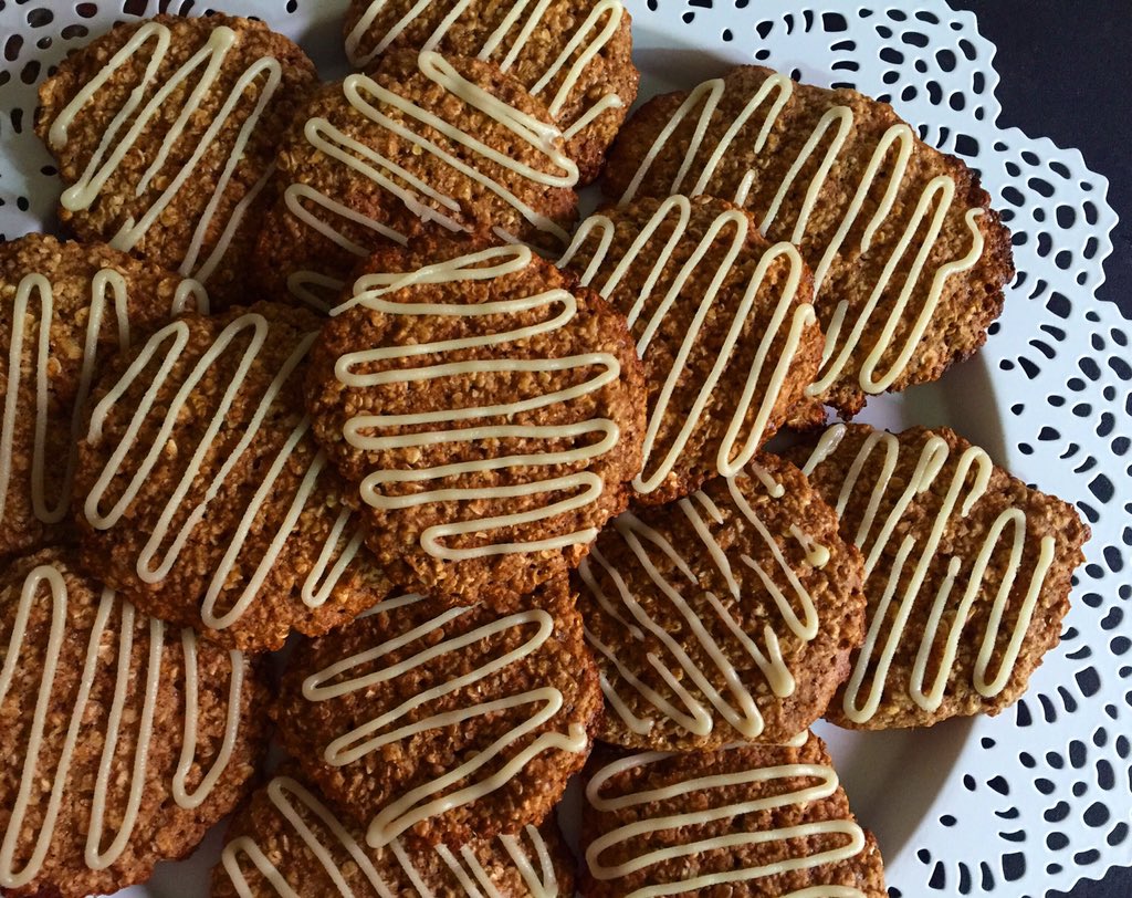 MsLittleKitchen's tweet photo. #CinnamonRoll #oatmeal #cookies that'll keep you sated until noon! Visit site in the bio for the #recipe. #foodporn https://t.co/T0wm87uiqx