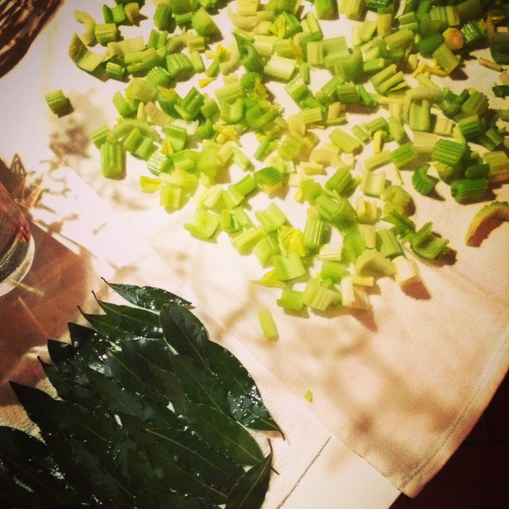 #sedano e #alloro pronti per la conservazione! Giovedì sera alternativi 😂