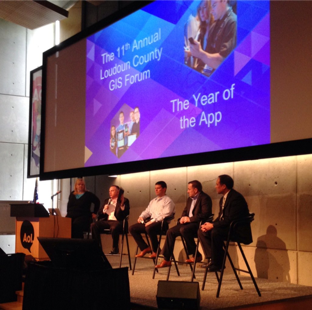 LoCoGISForum's tweet photo. Panel discussion: executive buy-in of the app. https://t.co/NJ3CcH6V8B
