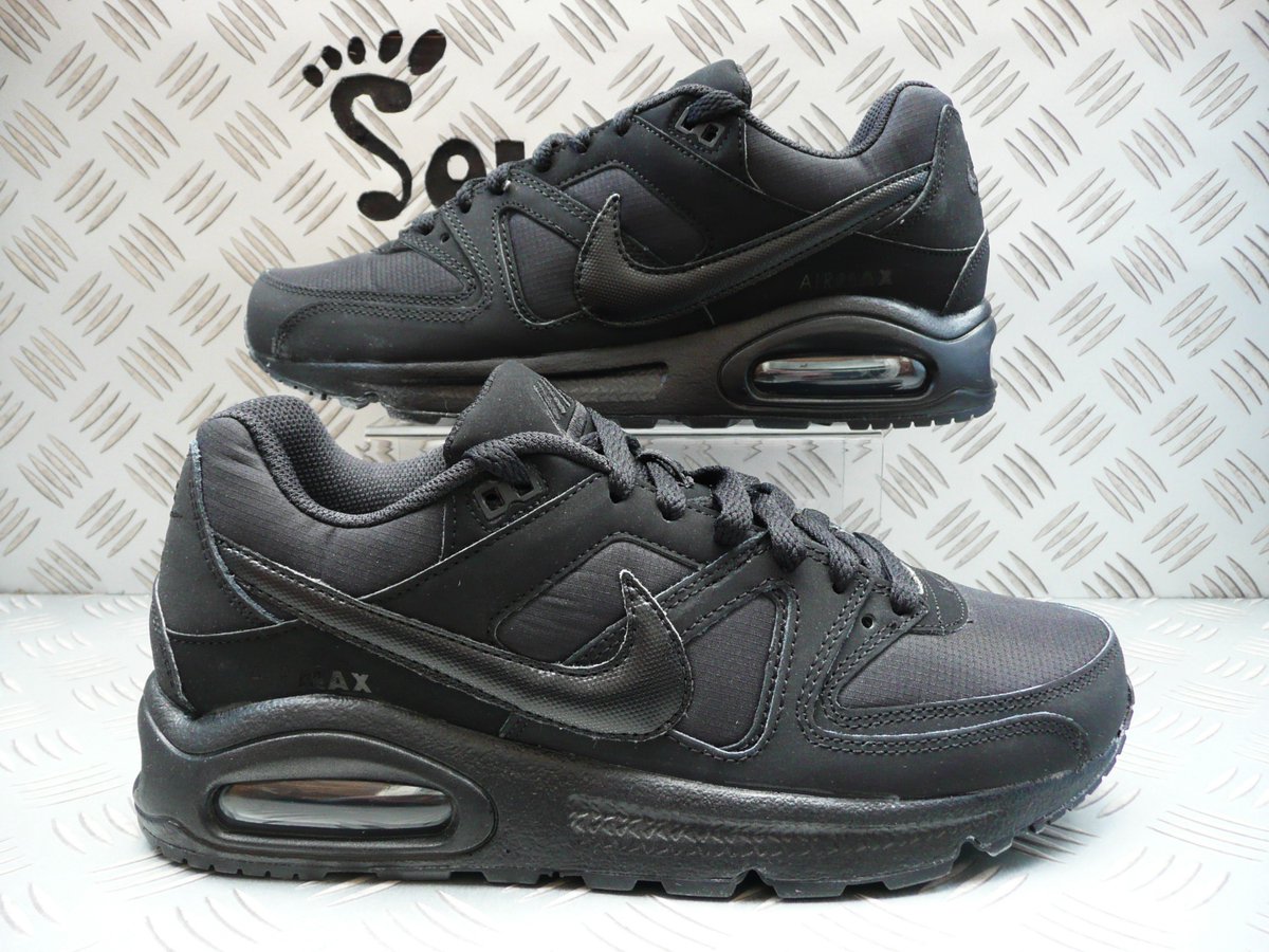 air max command triple black