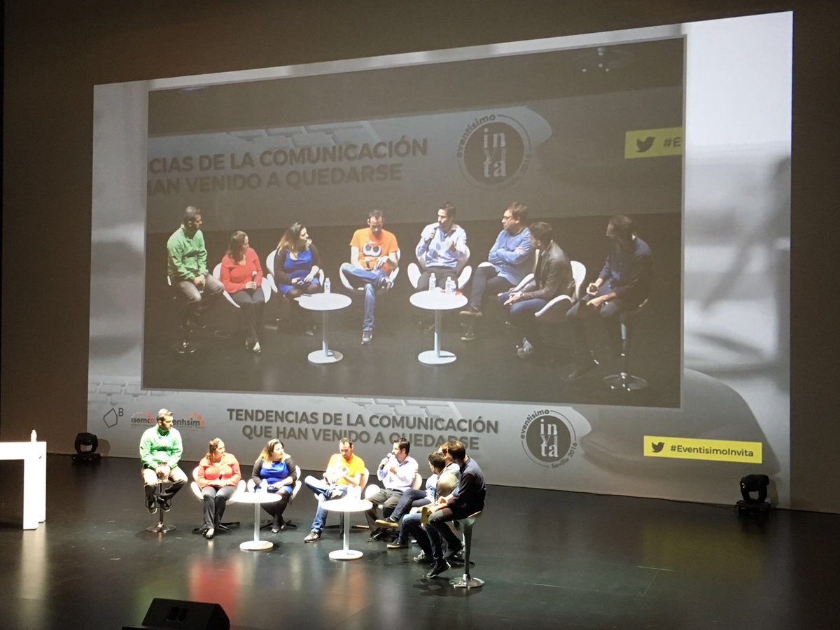 beonworldwide's tweet image. Faltaba presencia femenina en el escenario pero esto es #EventisimoInvita y 2 chicas del público participan #AsíSí