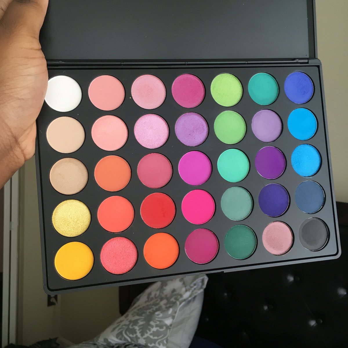 makeupbyshaniah's tweet image. New goodies😻 • LA girl pro concealers + Colourpop ULTRA satin & ultra matte + Matte X lippie stick + Morphe 35B