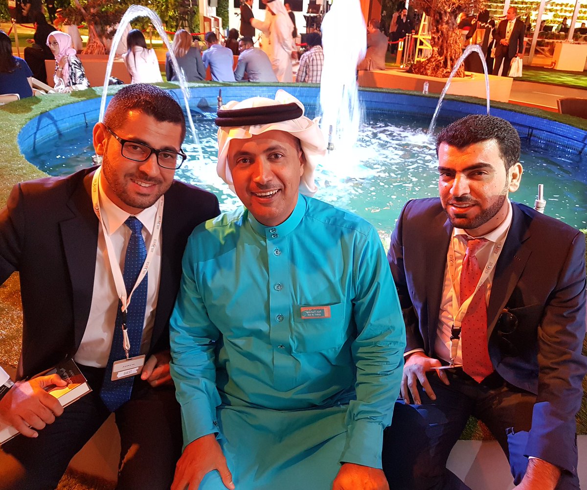 mabubakerpress's tweet photo. محمد بن راشد هو المثقف الذي تمناه أفلاطون في مدينته الفاضلة_عيد اليحيى #منتدى_الاعلام_العربي https://t.co/3CqiadhzYZ