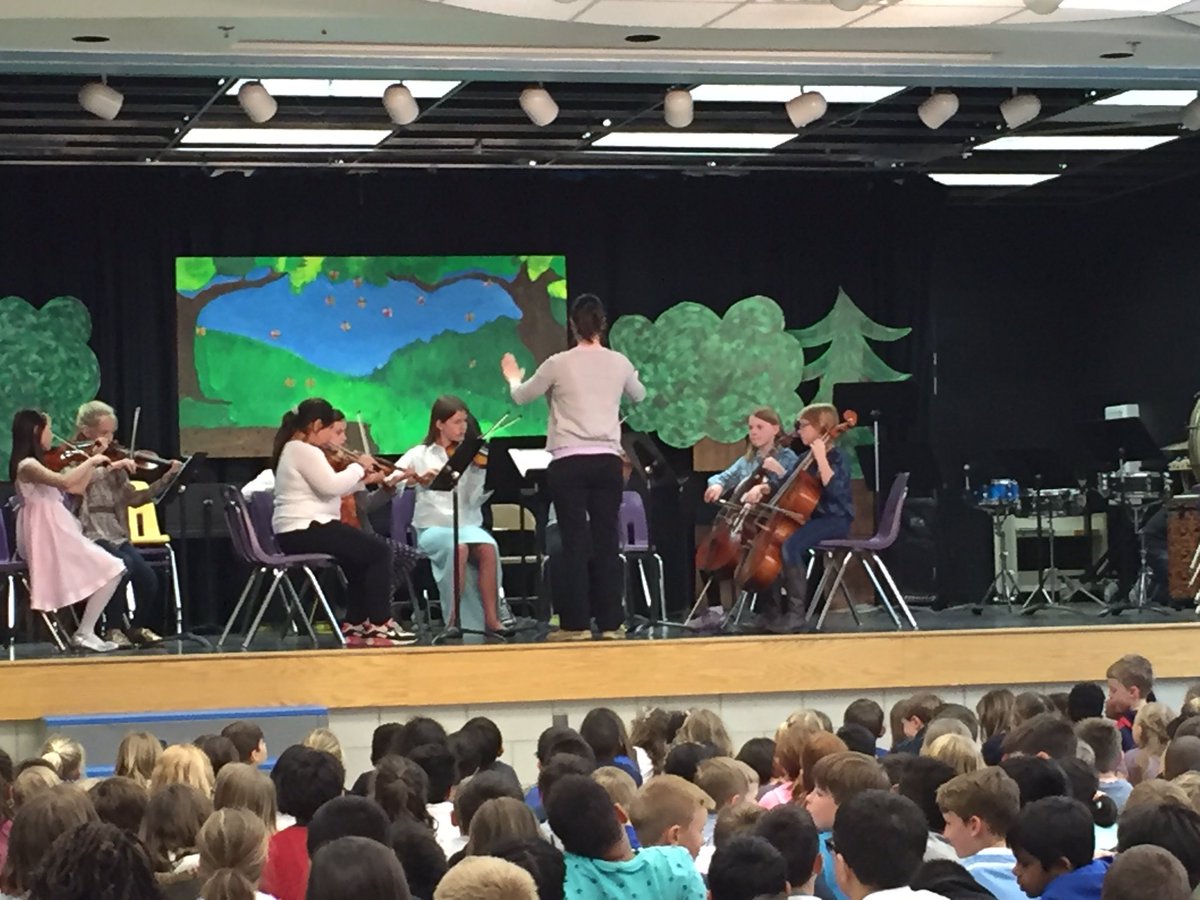 GlebeAPS's tweet image. Spring concert at Glebe! 🎧🎼🎻🎸🎺🎷🎹