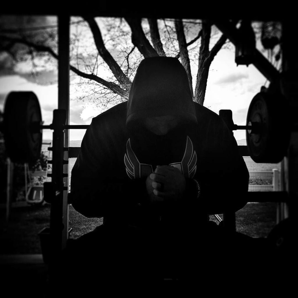 trust_no_1's tweet photo. Getting ready... #powerlifting #powerlifter #workout #strength #strong #lfthvy #brokenhear… https://t.co/DMfzZka4J9 https://t.co/q1mVQex97Q