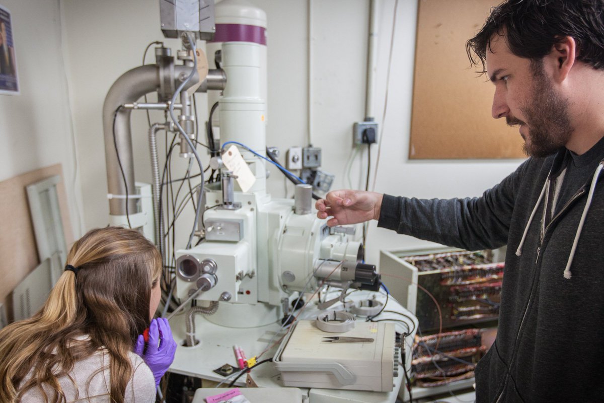 OutsideOpen's tweet image. Check it out! @sbhackerspace got a scanning electron #microsope up and running outsideopen.com/electron-micro…