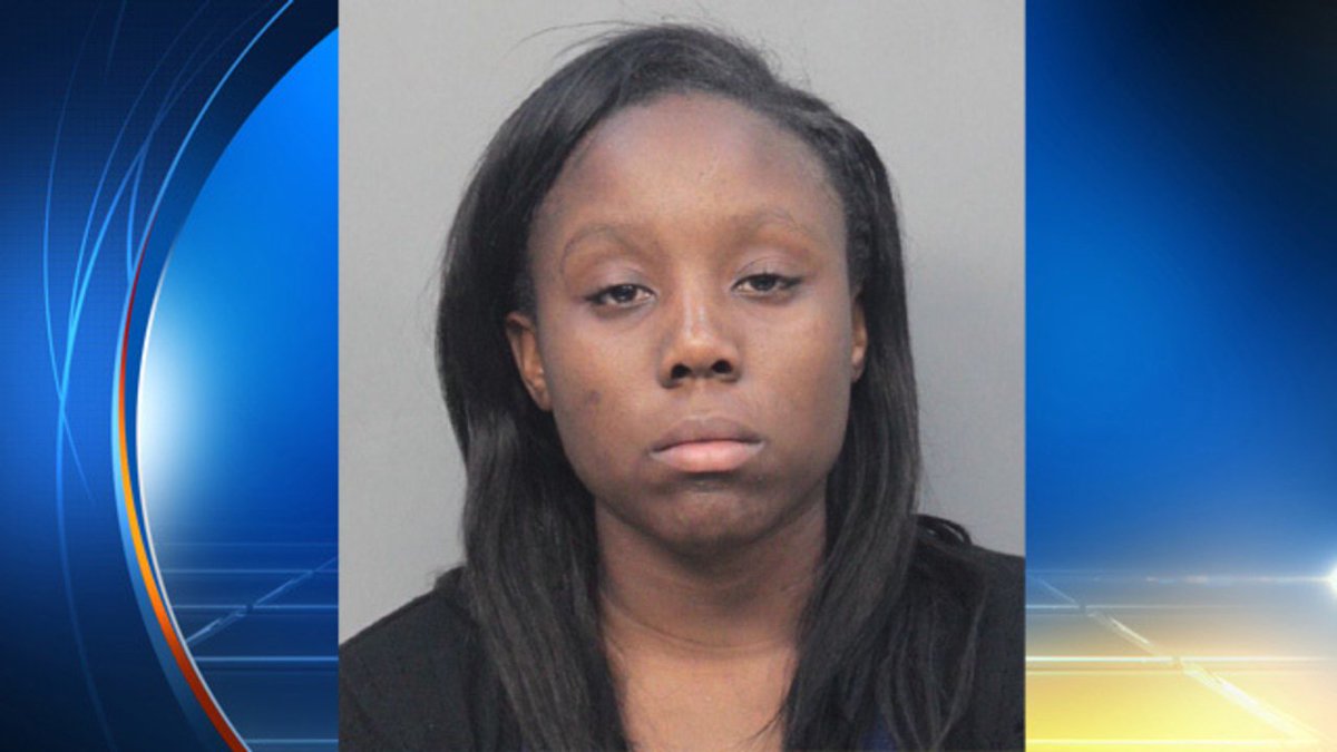 S. Fla. #Macy's employee accused of defrauding customers out of more than $7,000 bit.ly/1XjIXY1?utm_me… https://t.co/7hbn5aMyQh