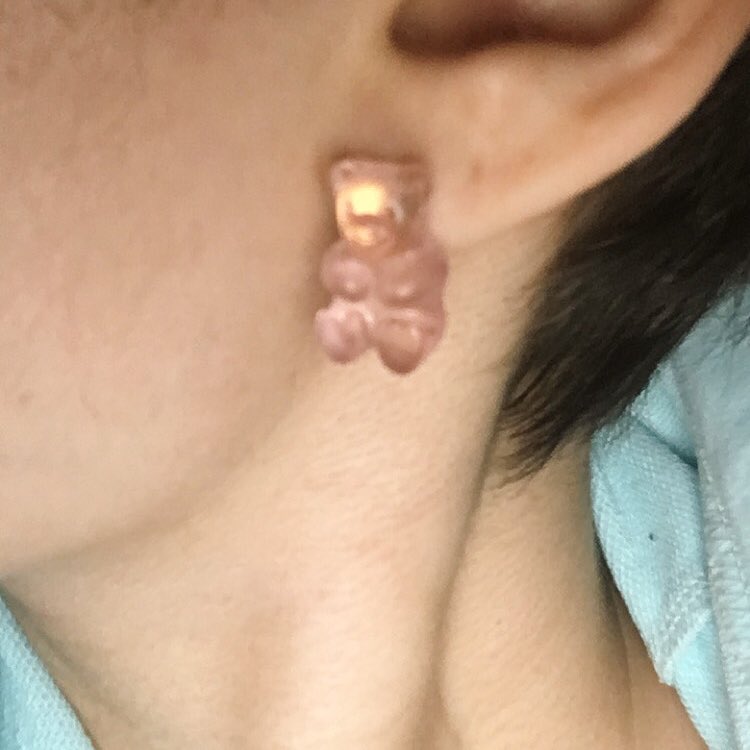 halsey's tweet image. look