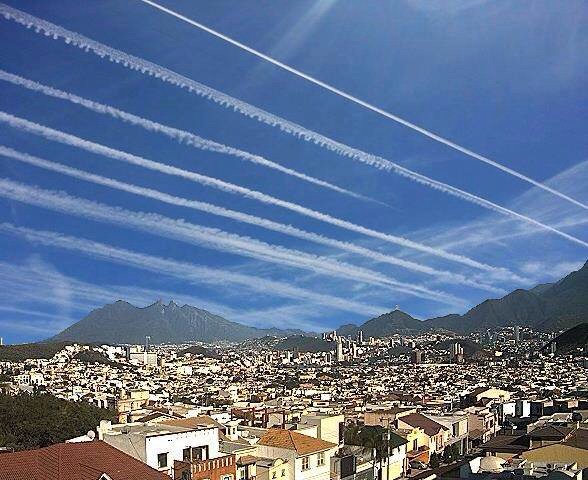 occupyNWO's tweet photo. RT @SteerMark The NewWorldWideWeb brought to you by the NewWorldDisorder.
#Chemtrails #NWO #Agenda21 https://t.co/EyenT5mkiZ