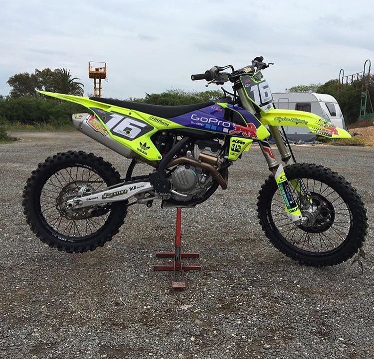 SolidFactionCo's tweet image. Sweet neon ktm. #flo #ktm#moto#mx