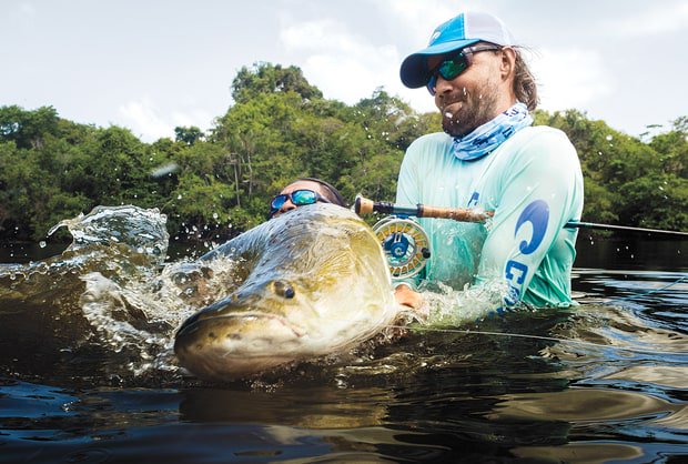 CostaSunglasses's tweet image. Glimpse into the world of epic fishing with @MensJournal and Oliver White. #FlyFishing ow.ly/ZIOj3005kPv