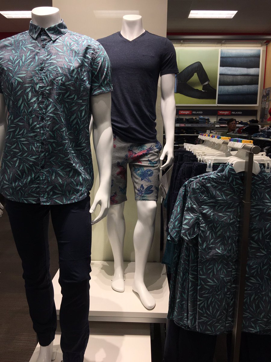 VMAlbertVilla's tweet photo. Eccentric boys and simplistic gals. 
#TargetStyle #BeBold #VML #TheseMannequinsTho #🔥 https://t.co/jR7gUdj6nK