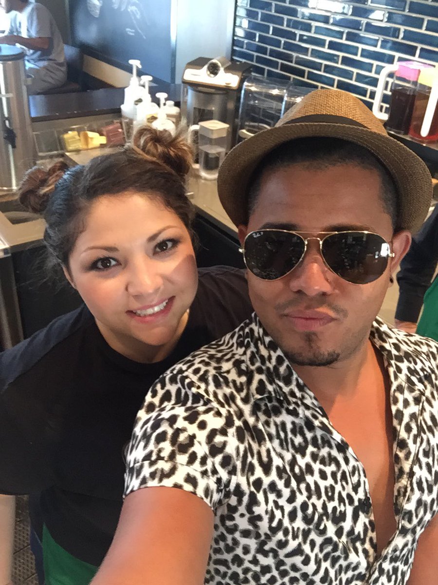 Sbux_KeyWest's tweet photo. ... and Frappuccino happy hour just started #keywest! Come meet us for 50% off frappuccinos from 3-5pm #tobeapartner https://t.co/tzgWVJxQZb