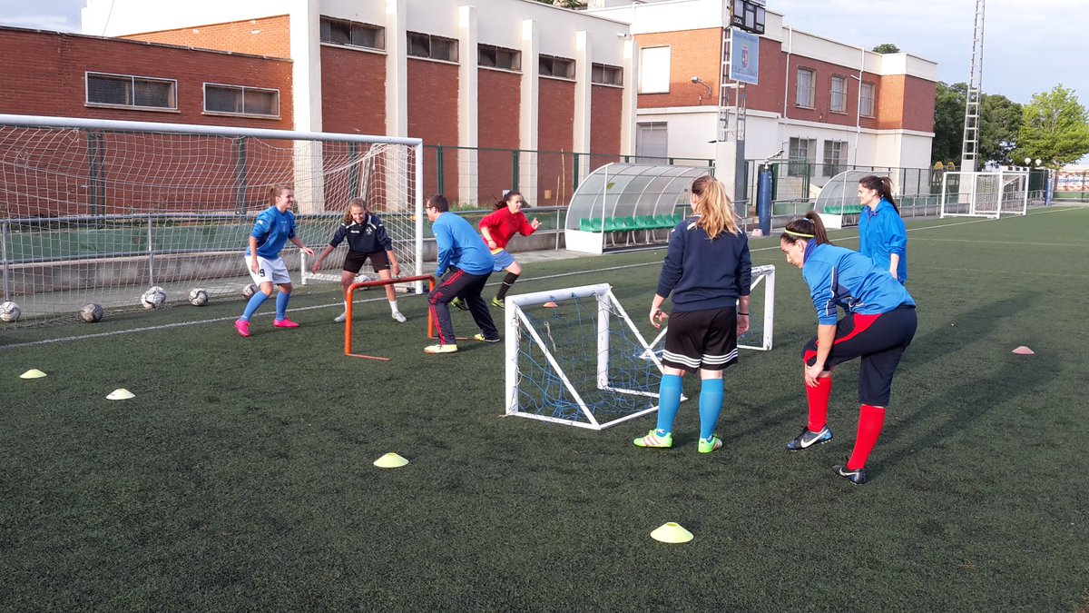 Nova sessió avui amb l'ajuda del nostre delegat <a href="/adrian_terol/">adrian terol españa</a> #amuntblavetes