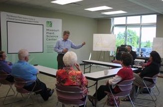 RoyBlunt's tweet photo. Visited MO Plant Science Center in Mexico last wk to learn more abt the work they're doing https://t.co/VVr92phsnA https://t.co/jBFzJngxqk