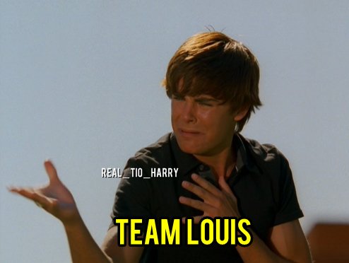 Real_Tio_Harry's tweet photo. Mientras tanto algunas de nosotras...

#TeamNiall #TeamLouis https://t.co/GVGFl8XEiH