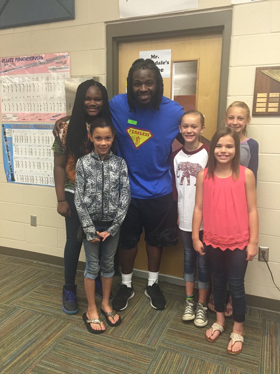 TownsJeremy's tweet photo. Blessed that the @MannCenterSU allows me to go share with kids about faith and servant leadership at Leeds Middle https://t.co/3BYmru4fC3