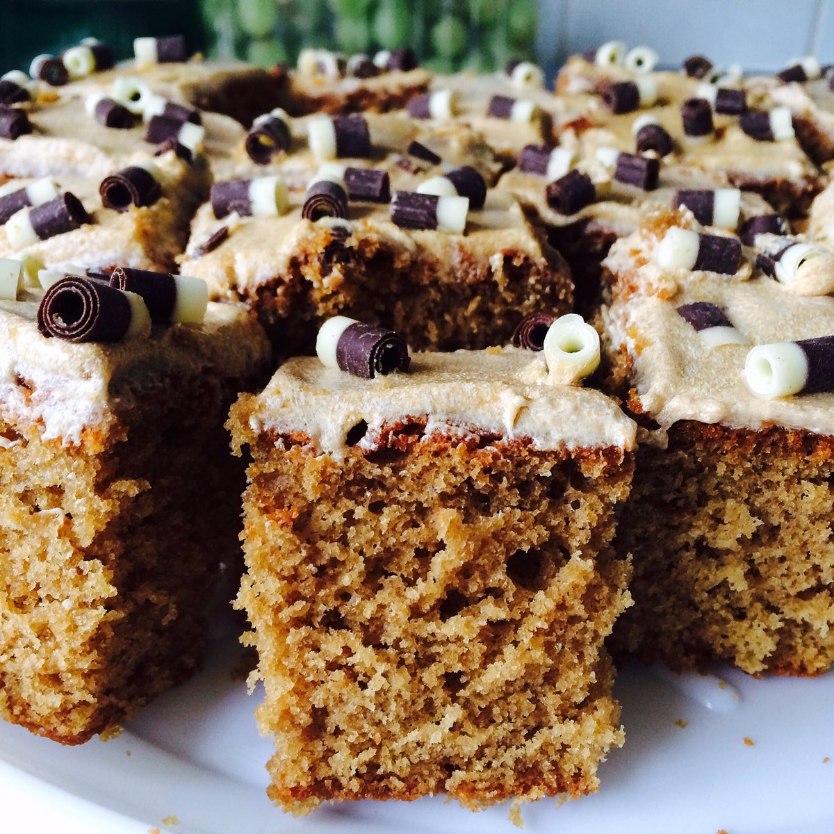 one_hundred_a's tweet photo. @kuskus1 @sammiefeasting One legged baker has returned today #coffeecake #hubbiesbirthday ๐๐๐ https://t.co/hEbp2iyb9v