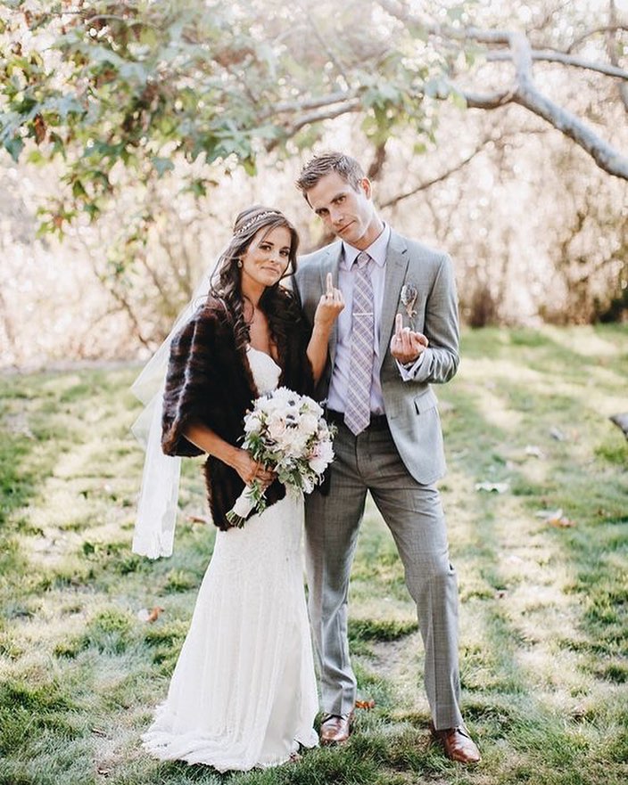 The cool kids ✌🏼️ Katie wore the 'Mackenzie' veil. Photo: Evynn LeValley Photography