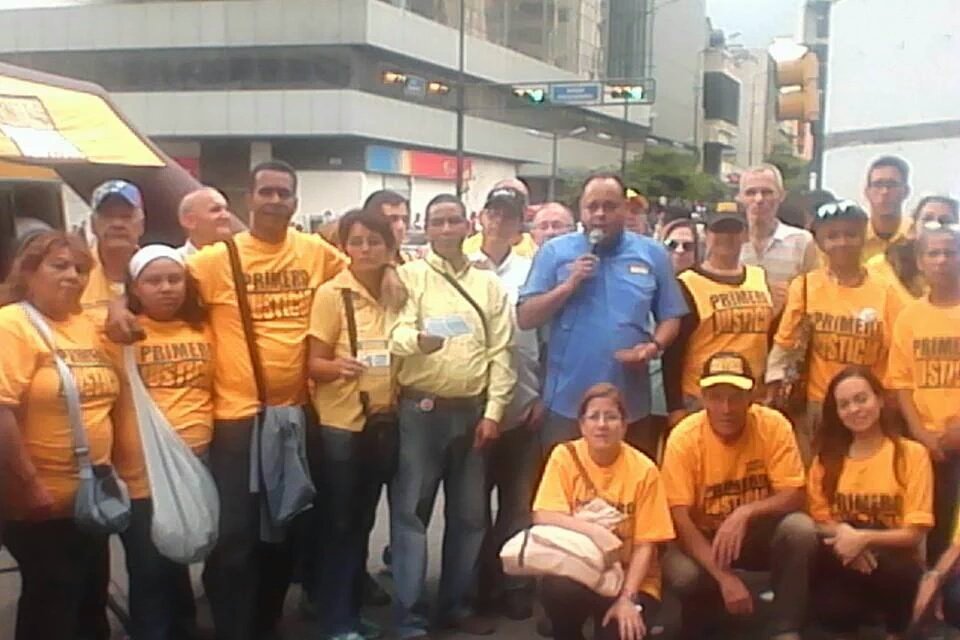 ENERGIAPJ's tweet photo. El equipo metropolitano listo para salir a valirdar las firmas para el revocatorio @maximo_sanchez @PJMetropolitano https://t.co/B3nlZTMCO6