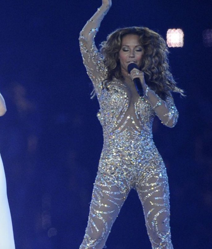 enthousyasmin's tweet photo. overigens heb ik dat pakje ergens eerder gezien... #spicegirls #eurovision #ezoesf https://t.co/yM5CdjXEyW