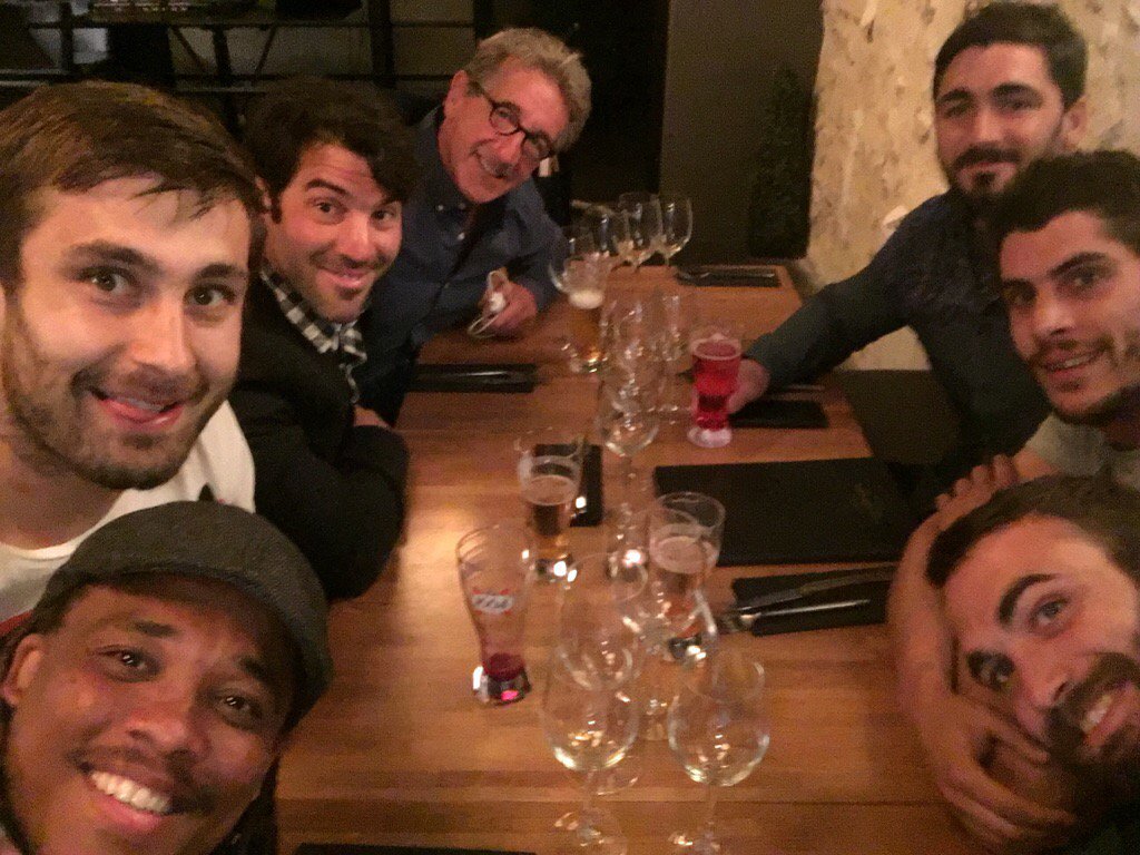 BernardPierre89's tweet photo. Petit repas esprit Babaas! Ça fais du bien enfin... #plaisir #vraiesvaleurs @lebourhisfelix @JeromeFillol @jujurey31 https://t.co/QoGIJrNlMZ