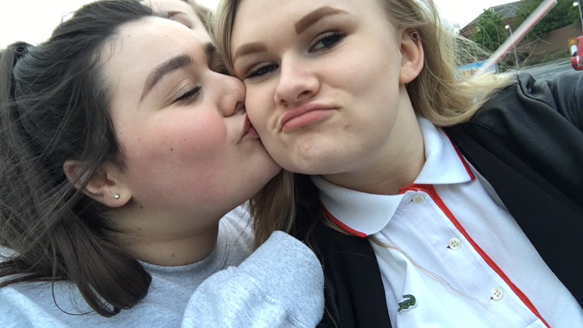 J O D į E Jodiesaunders Twitter