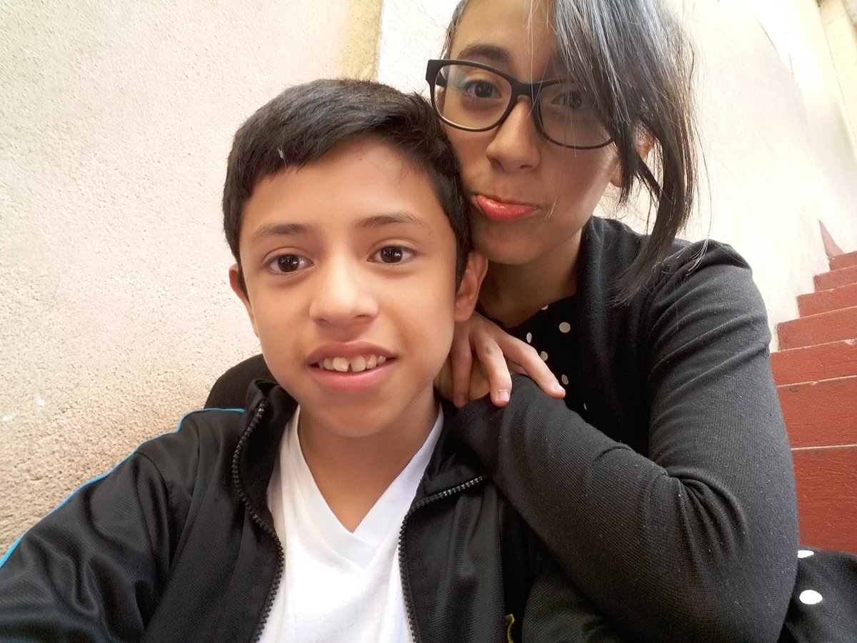 Genarosinay's tweet photo. Ya cuata cumplimos 3 años de ser compañerps y amigos https://t.co/SK6wndSvZQ